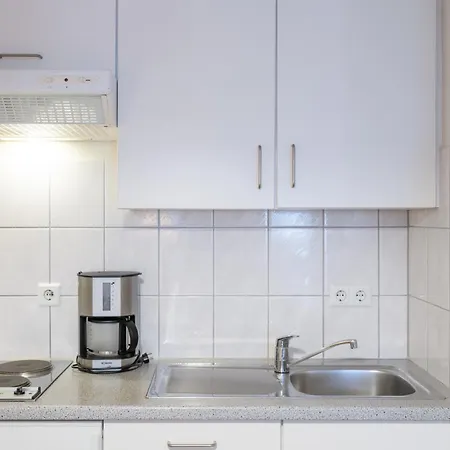 667, Seepark Apartment *